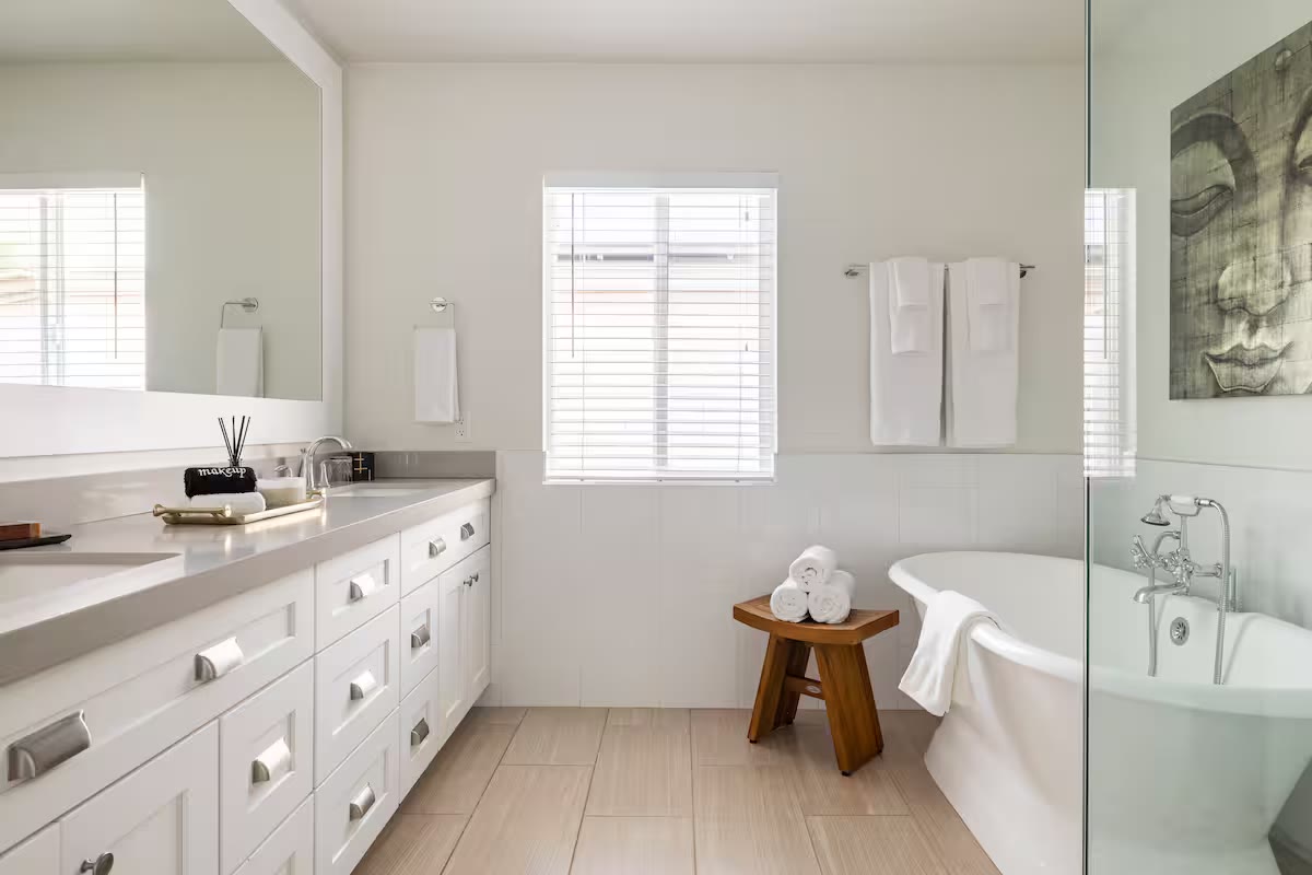 Stylish & Perfect for Families - Bathroom Shower Stylish & Perfect for Families bathroom shower at a direct-booking vacation rental in Phoenix, Arizona