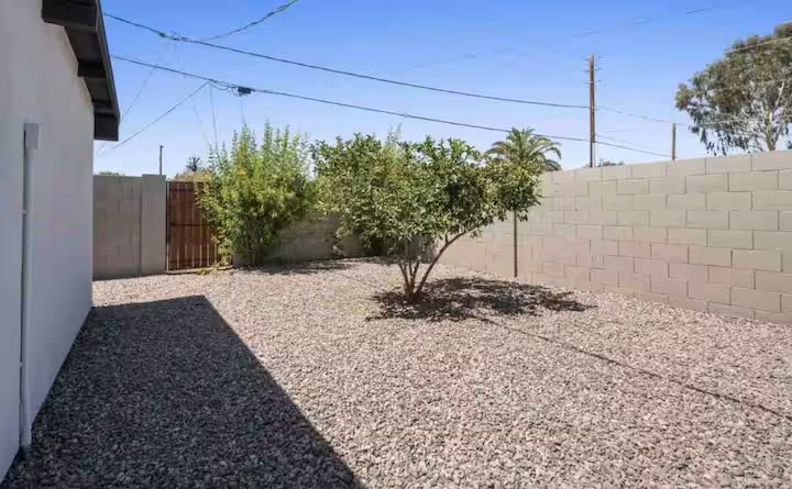 Modern All-En-Suite Home outdoor dining at a direct-booking vacation rental in Phoenix, Arizona
