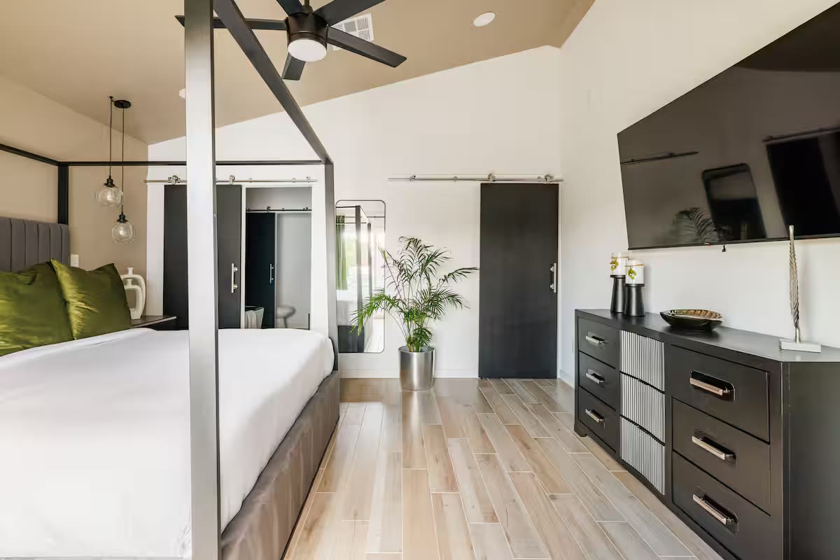 Modern All-En-Suite Home bedroom sitting area at a direct-booking vacation rental in Phoenix, Arizona