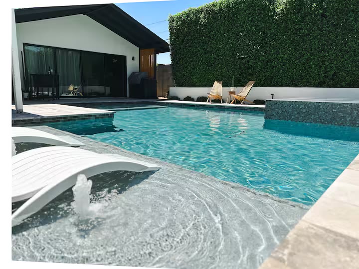 Palm Haven Pool House pool and spa at a direct-booking vacation rental in Phoenix, Arizona